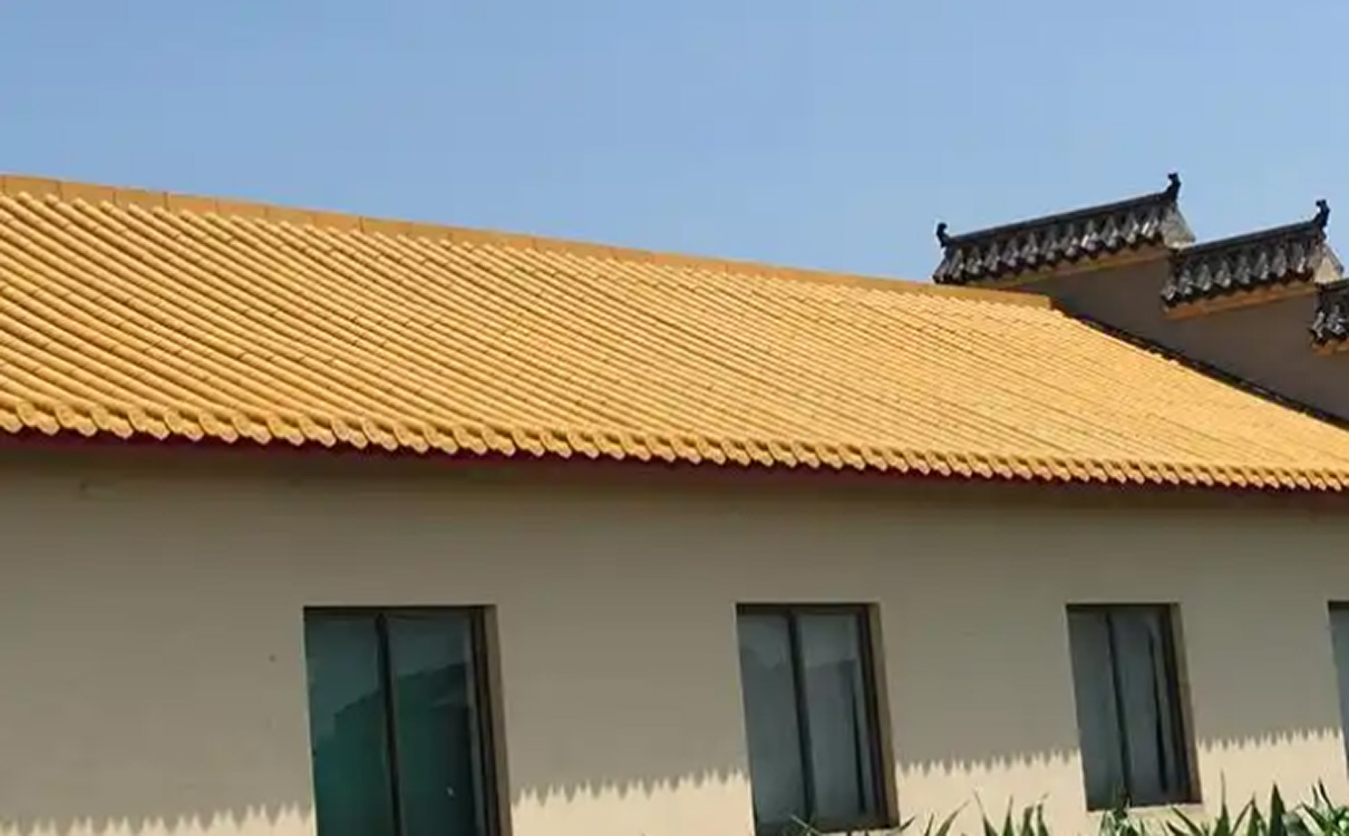 金色高分子铜瓦搭配米白色墙面.jpg