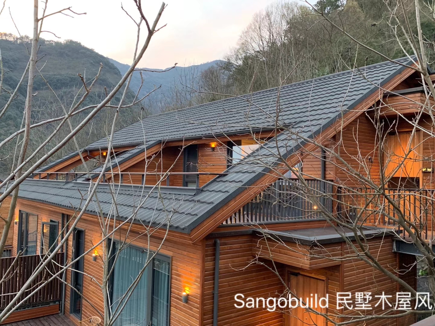 青灰色彩石金属丽波瓦.jpg