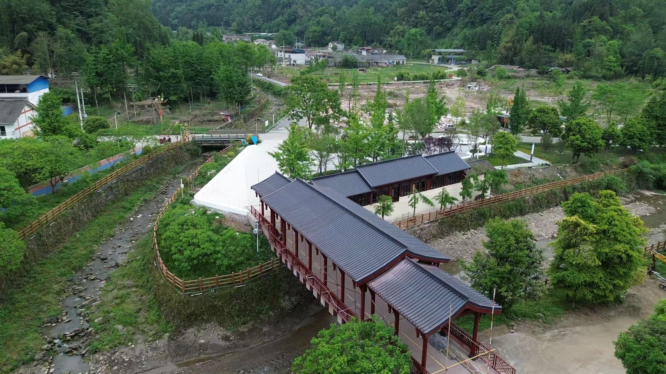 彩石金属连体瓦.jpg
